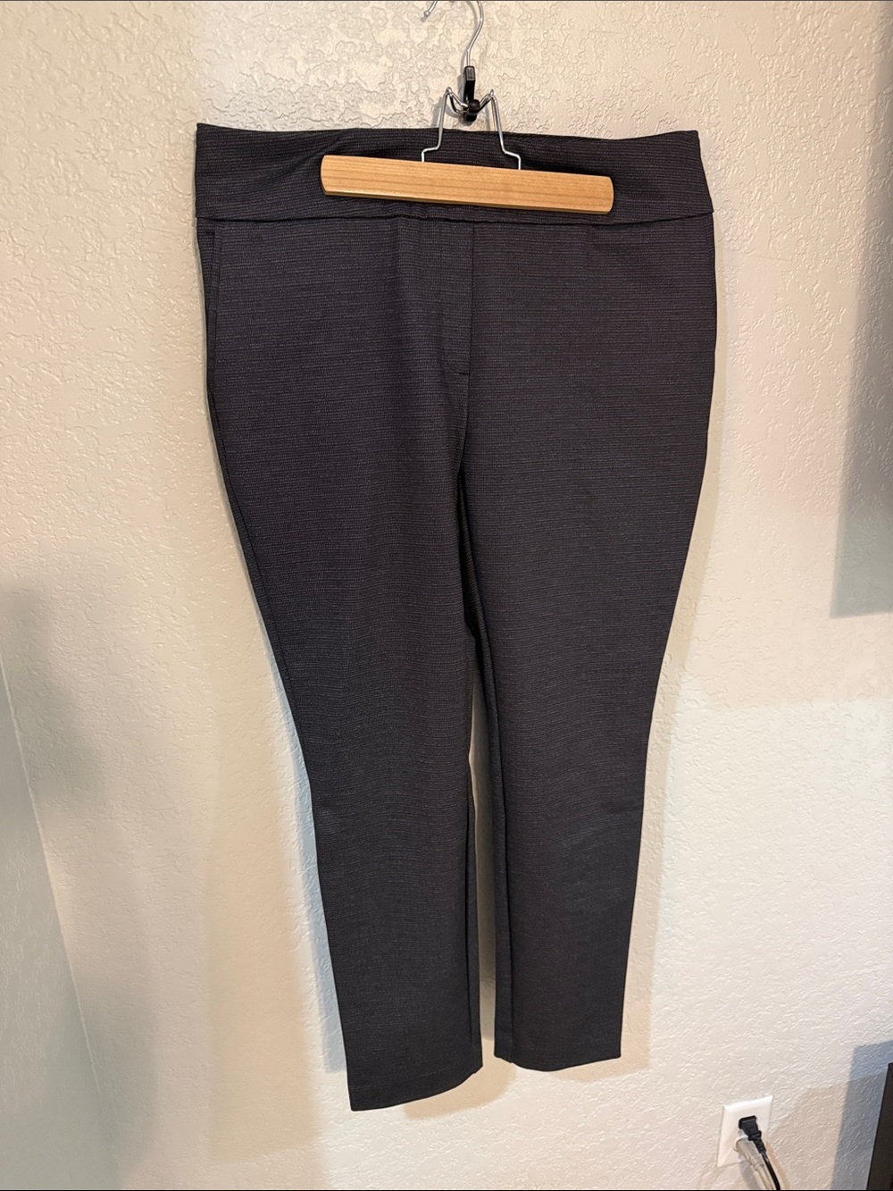 Dalia Black Ponte Knit Cropped Ankle Pants